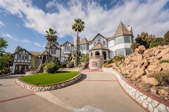 1 Mustang Lane, Bell Canyon, CA 91307