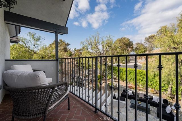 1 Mustang Lane, Bell Canyon, CA 91307