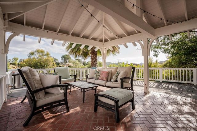 1 Mustang Lane, Bell Canyon, CA 91307