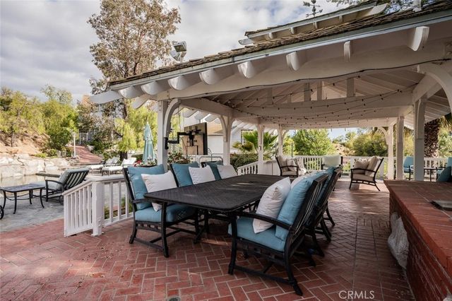 1 Mustang Lane, Bell Canyon, CA 91307