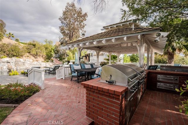 1 Mustang Lane, Bell Canyon, CA 91307