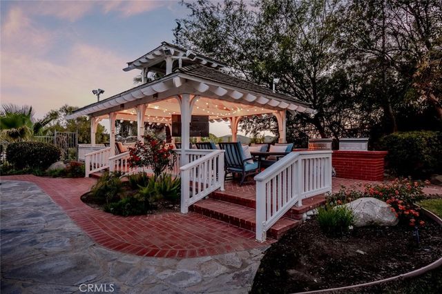 1 Mustang Lane, Bell Canyon, CA 91307