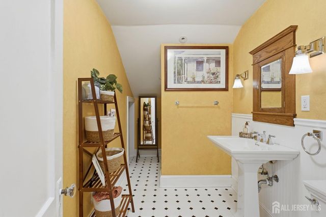 235 Hazel Avenue, Garwood, NJ 07027