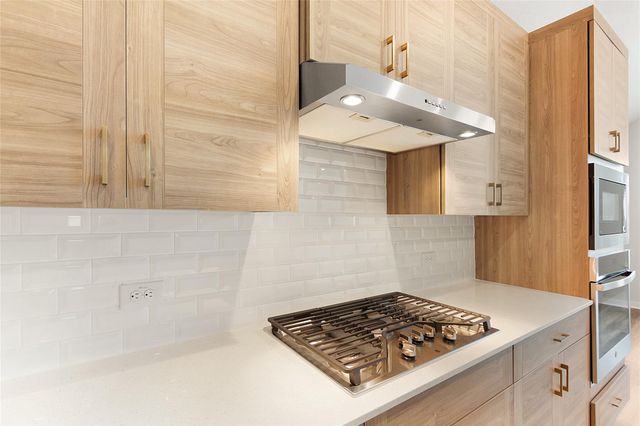 233 West Faulkner ST, Liberty Hill, TX 78642