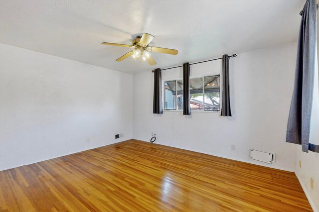 421 LA VETA Drive, Albuquerque, NM 87108