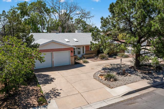 421 LA VETA Drive, Albuquerque, NM 87108