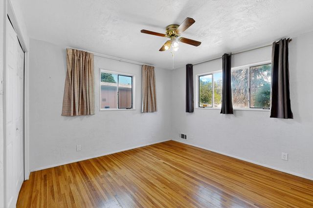 421 LA VETA Drive, Albuquerque, NM 87108