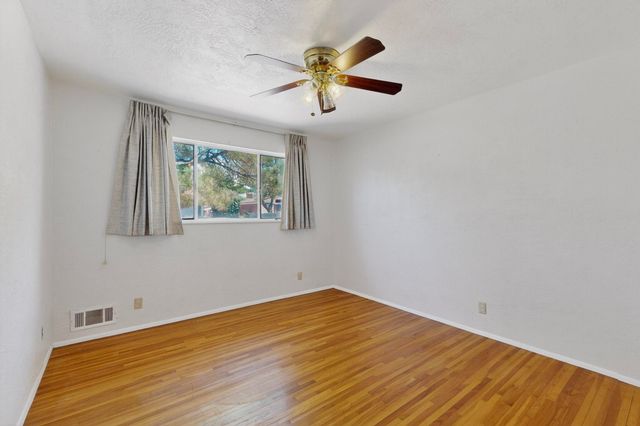 421 LA VETA Drive, Albuquerque, NM 87108