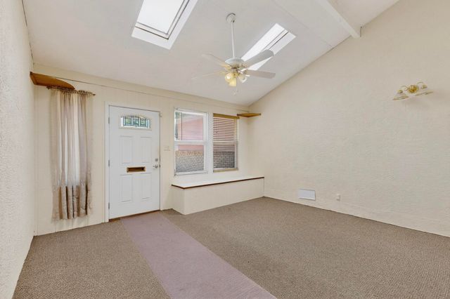 421 LA VETA Drive, Albuquerque, NM 87108