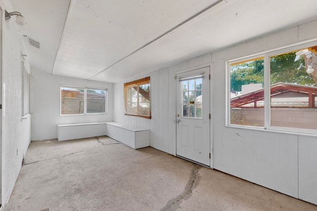 421 LA VETA Drive, Albuquerque, NM 87108