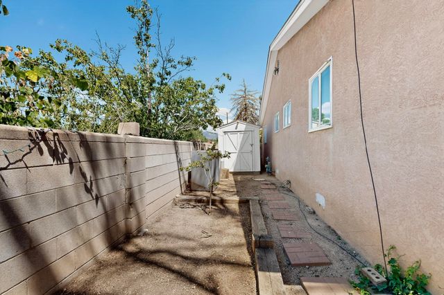 421 LA VETA Drive, Albuquerque, NM 87108