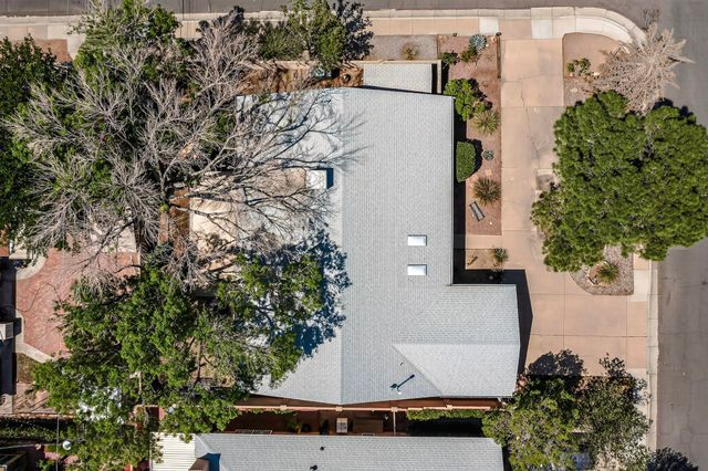 421 LA VETA Drive, Albuquerque, NM 87108