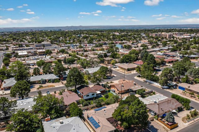 421 LA VETA Drive, Albuquerque, NM 87108