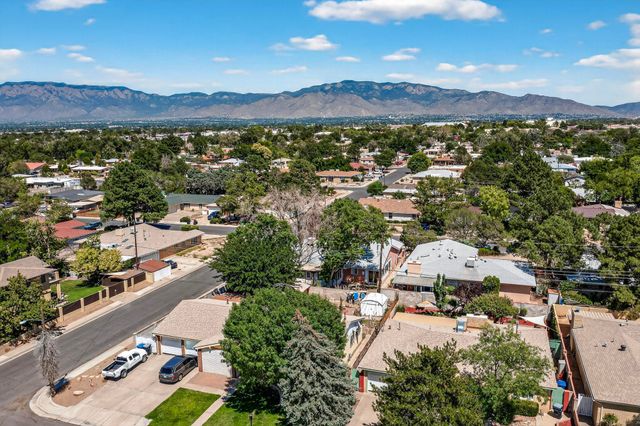 421 LA VETA Drive, Albuquerque, NM 87108