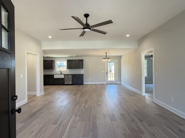 607 Shadow Dr, Shelbyville, TN 37160