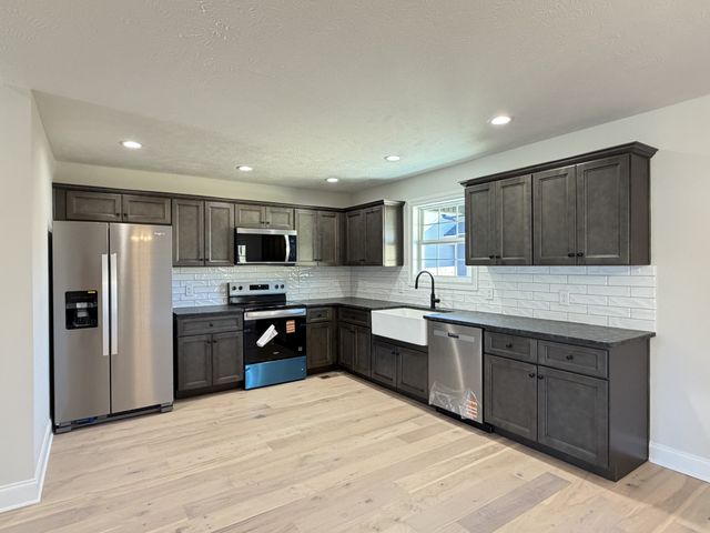 607 Shadow Dr, Shelbyville, TN 37160