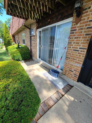 745 Grove Drive 103, Buffalo Grove, IL 60089