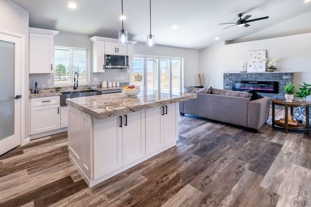 1758 N Billy The Kid Lane, Pueblo West, CO 81007