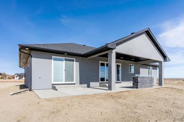 1758 N Billy The Kid Lane, Pueblo West, CO 81007