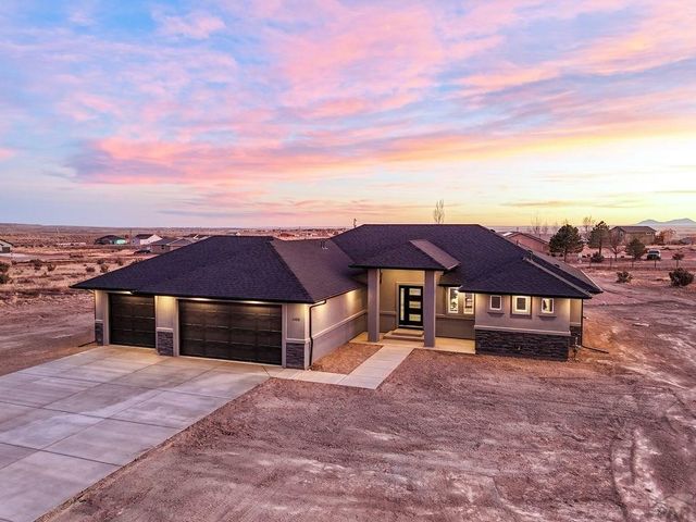 1758 N Billy The Kid Lane, Pueblo West, CO 81007