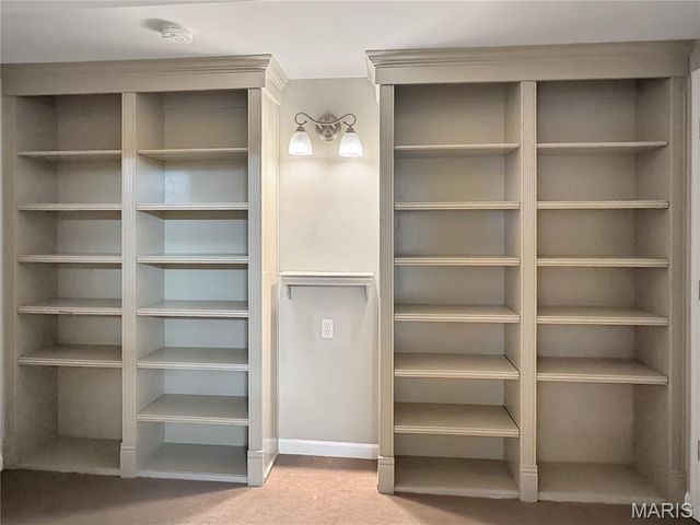 2005 Jessica Hills Court, Washington, MO 63090