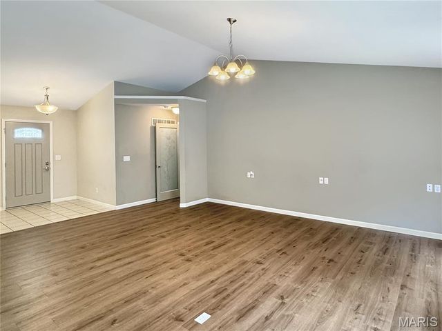 2005 Jessica Hills Court, Washington, MO 63090
