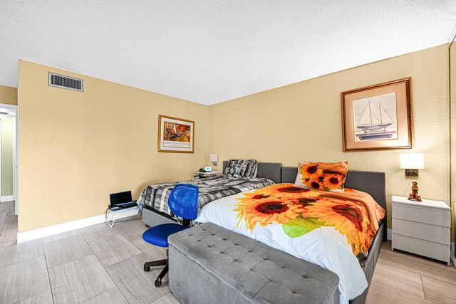 363 N Rock Island Road 205, Margate, FL 33063