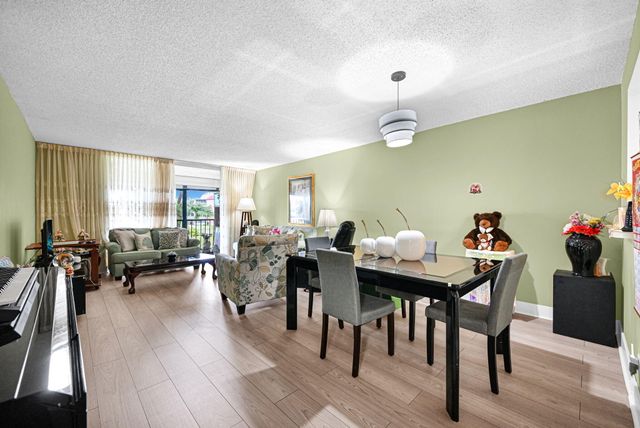 363 N Rock Island Road 205, Margate, FL 33063