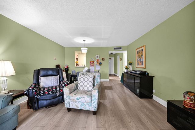 363 N Rock Island Road 205, Margate, FL 33063