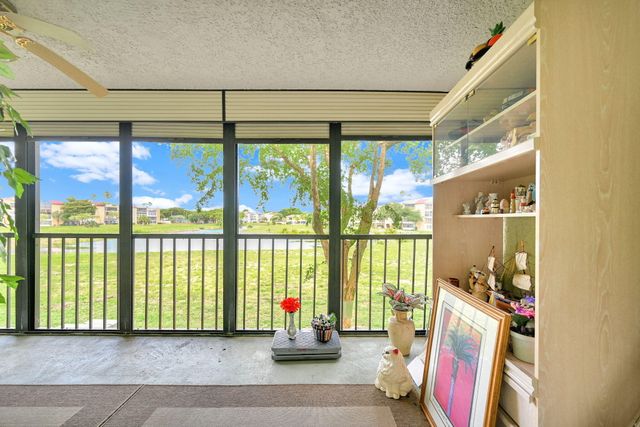 363 N Rock Island Road 205, Margate, FL 33063