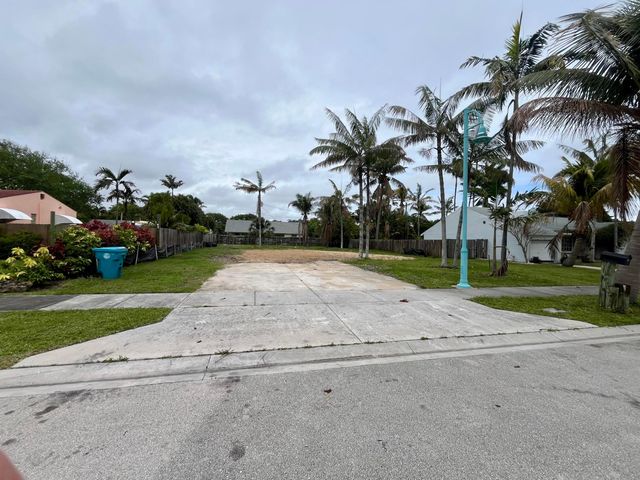 647 NE 9th Avenue, Boynton Beach, FL 33435
