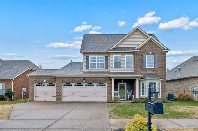 312 Meandering Dr, Lebanon, TN 37090