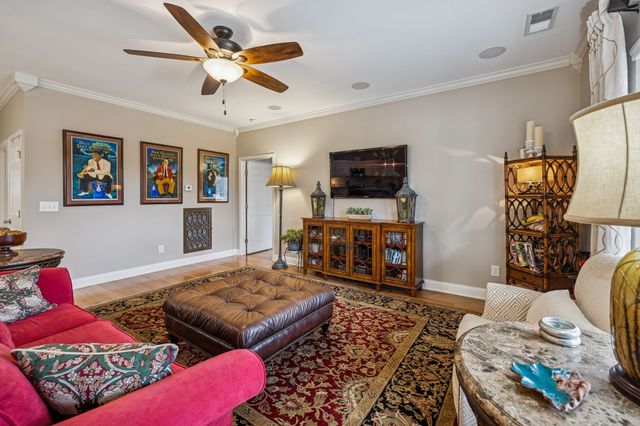 312 Meandering Dr, Lebanon, TN 37090