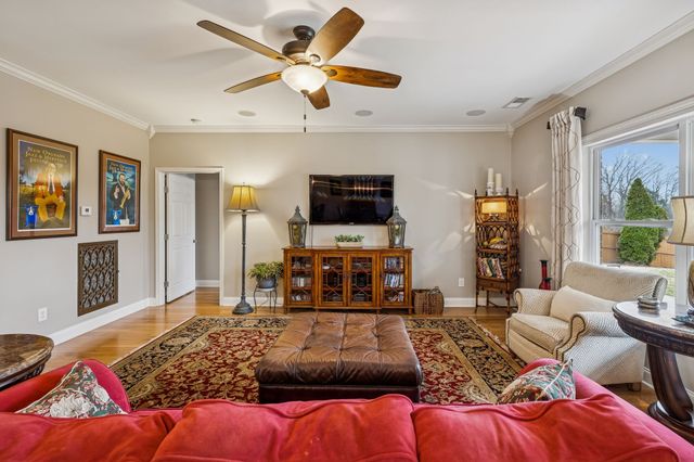 312 Meandering Dr, Lebanon, TN 37090