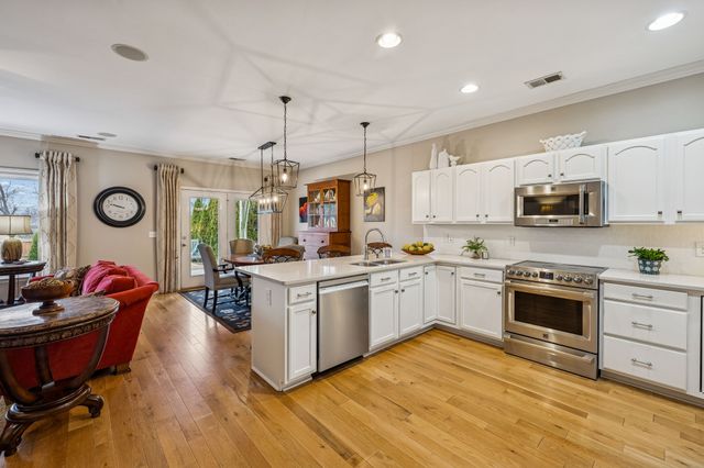 312 Meandering Dr, Lebanon, TN 37090