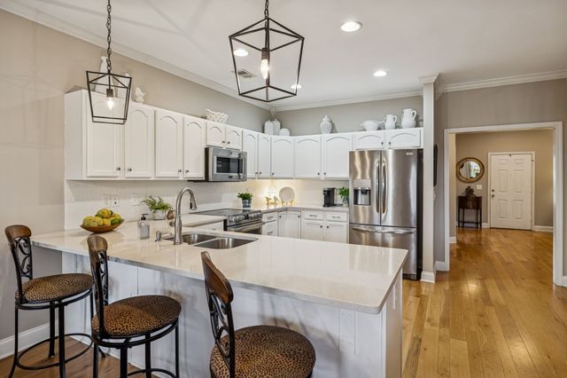 312 Meandering Dr, Lebanon, TN 37090