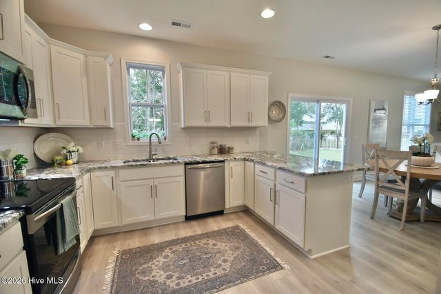 1059 Lexington Avenue NE, Leland, NC 28451