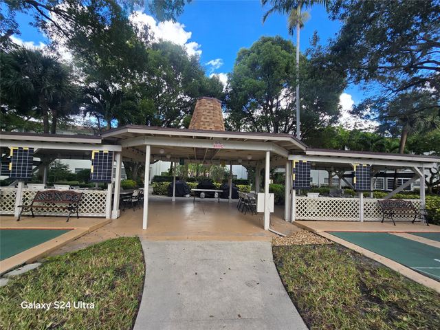 3531 NW 50th Ave 609, Lauderdale Lakes, FL 33319