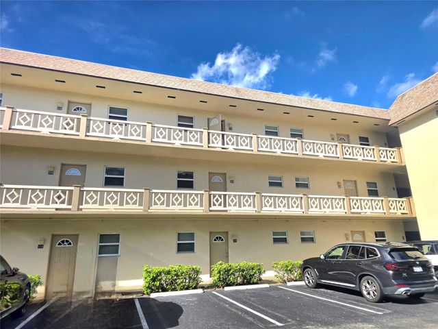3531 NW 50th Ave 609, Lauderdale Lakes, FL 33319
