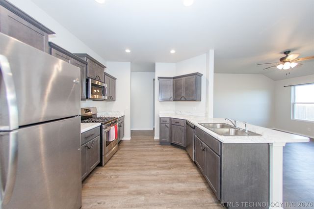 14129 N 74th East Avenue, Collinsville, OK 74021