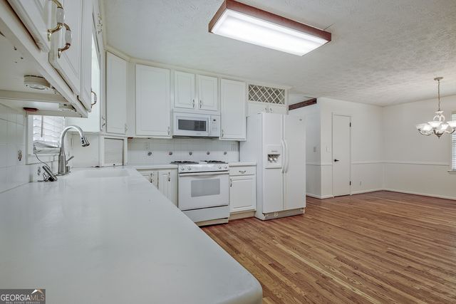 110 Silver Leaf Drive, Fayetteville, GA 30214