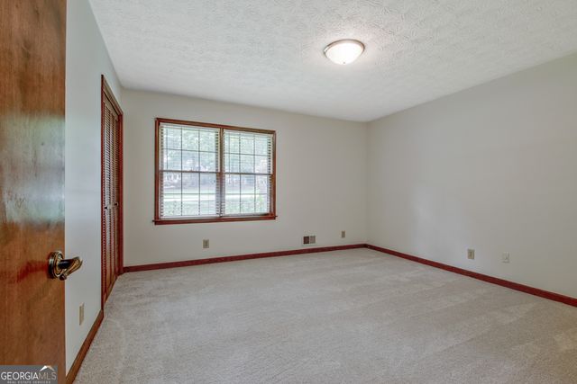 110 Silver Leaf Drive, Fayetteville, GA 30214