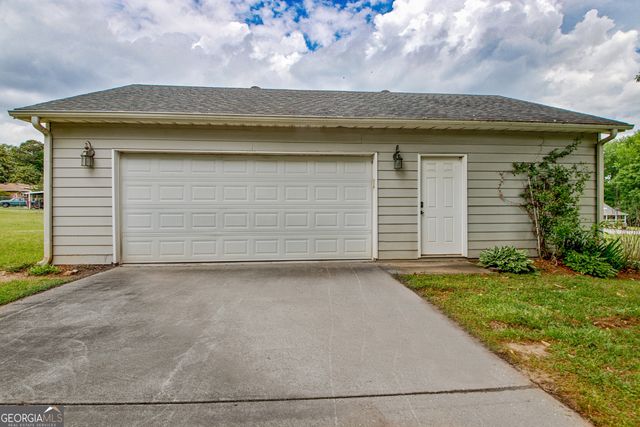 110 Silver Leaf Drive, Fayetteville, GA 30214