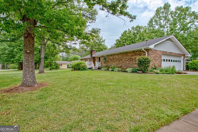 110 Silver Leaf Drive, Fayetteville, GA 30214