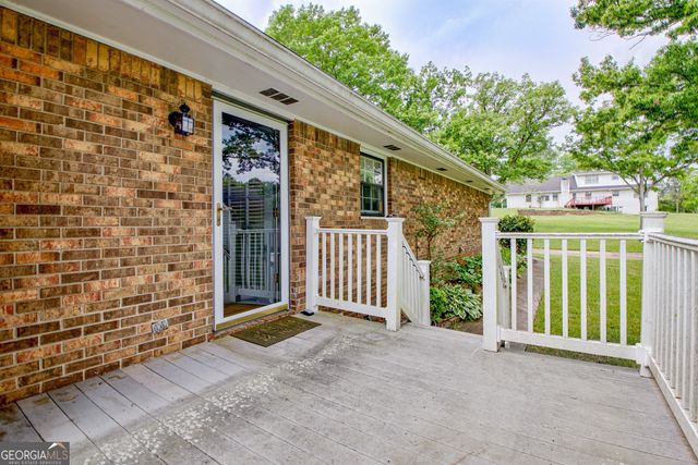 110 Silver Leaf Drive, Fayetteville, GA 30214