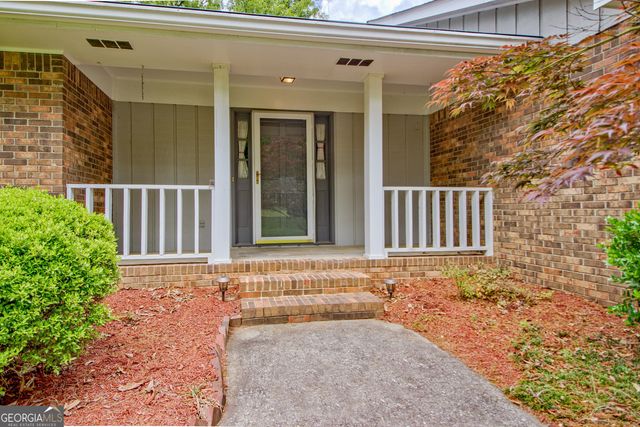 110 Silver Leaf Drive, Fayetteville, GA 30214