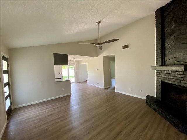 1715 Shadowview DR B, Austin, TX 78758