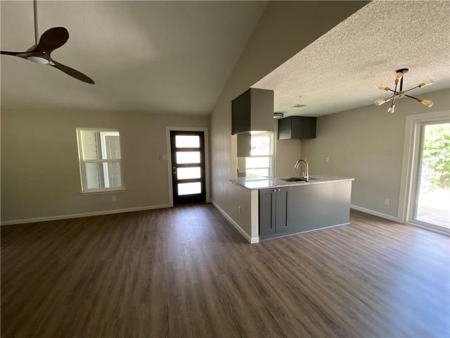 1715 Shadowview DR B, Austin, TX 78758