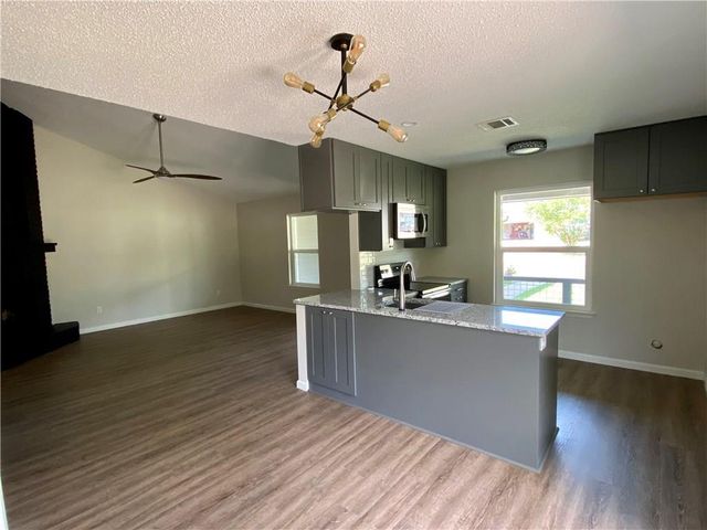 1715 Shadowview DR B, Austin, TX 78758