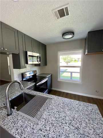 1715 Shadowview DR B, Austin, TX 78758